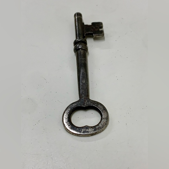 c. 1900 Antique Michigan Industrial Commercial Solid Barrel Skeleton Key #2 - Picture 10 of 11